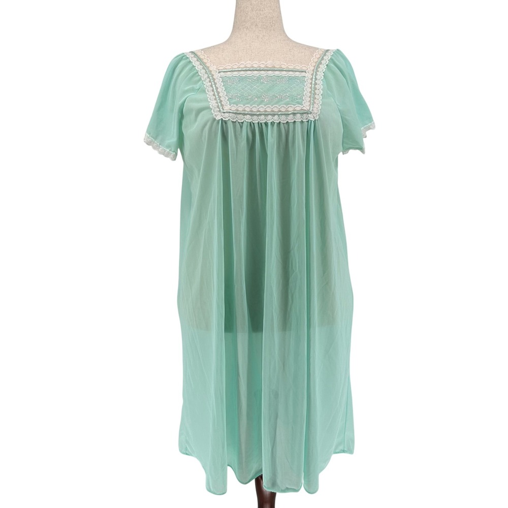 Carriage‎ Court Womens Vtg Nightgown OS Mint Green Lace Embroidered Cottagecore